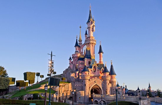 parc disneyland attraction future.jpg